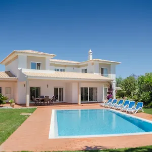 Villa Montanha: Luxury Coastal Retreat With Pool, Near Da, Praia Da Luz